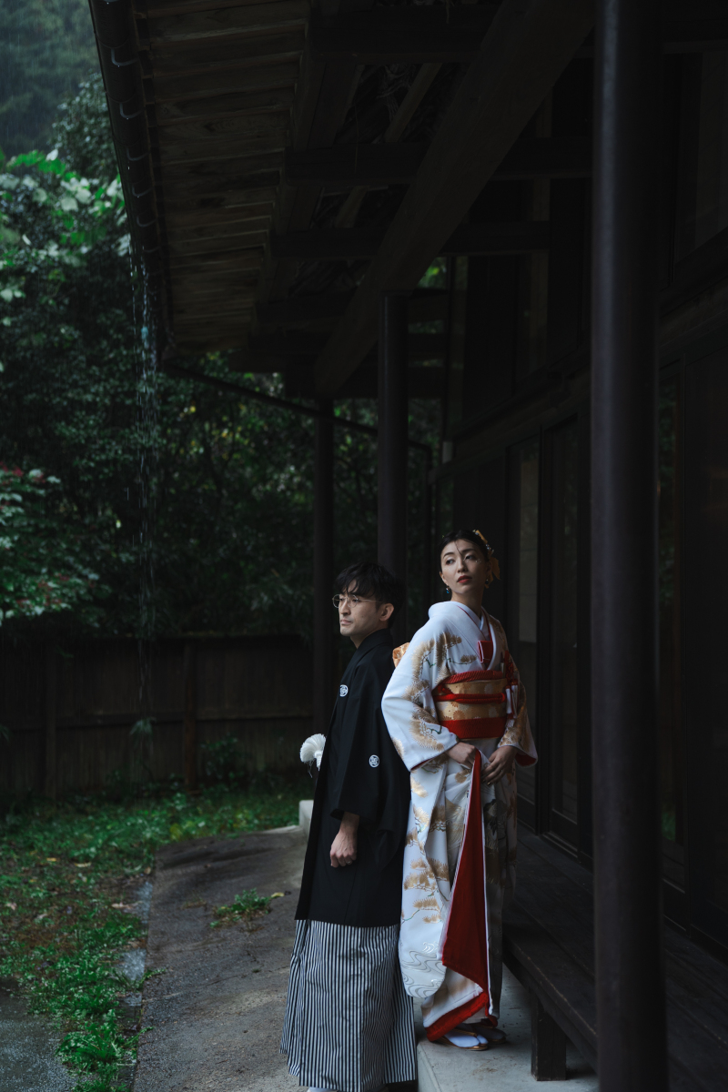 縁側で深まる、和装の情緒