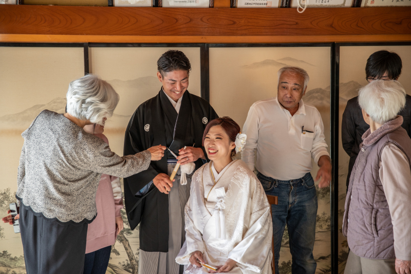 実家のいつもの部屋でお披露目の時間