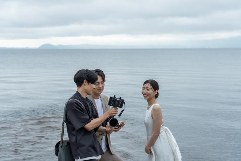 撮影に集中しながらもタイミングをみてお客様に画像を確認して頂きます。納得いく映像が提供できるよう精一杯努めます。