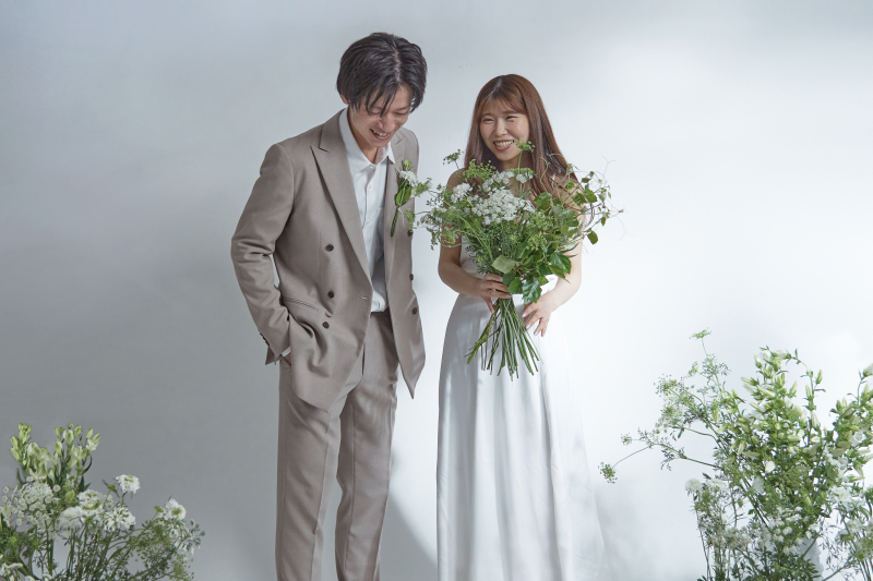 【スタジオ＋海ロケプラン】データ200カット保証(肌修正データ内30カット)｜当店無料ドレス1点or持込｜生花ブーケ付き