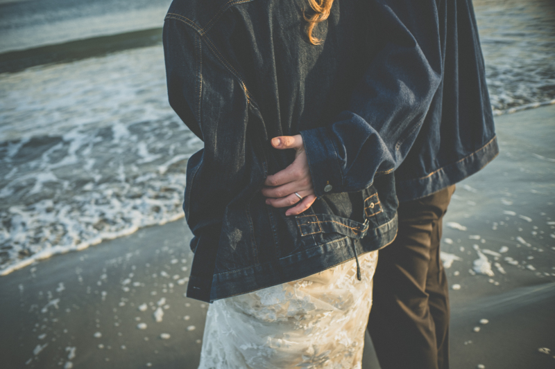 【スタジオ＋海ロケプラン】データ200カット保証(肌修正データ内30カット)｜当店無料ドレス1点or持込｜生花ブーケ付き