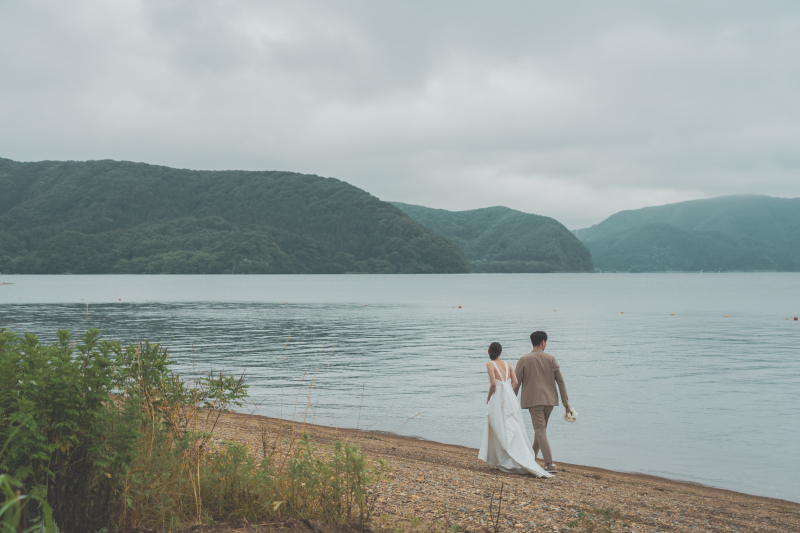 【ムービー+フォト】オープニングムービー等＋データ100カット(肌補正20カット込)｜提携衣裳店洋装レンタル込み｜生花ブーケ付