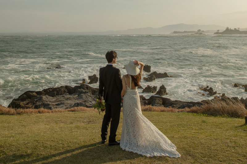 【和装+洋装スタジオorロケプラン】200カット保証(肌修正データ内30カット)｜提携衣装店レンタル(和装+洋装)｜生花ブーケ付