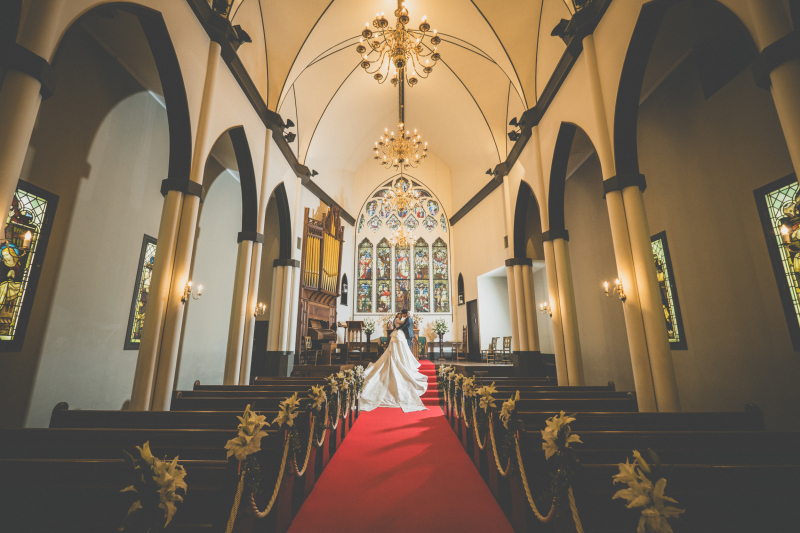 【チャペルフォトプラン】｜チャペルを貸切撮影｜データ100カット内20カット補正データ込｜提携衣装店衣装レンタル込｜生花ブーケ付