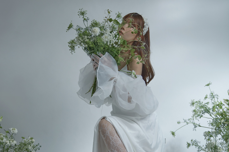 【スタジオフォトプラン】データ100カット保証(肌修正データ内10カット)｜提携衣装店衣装レンタル(洋装)｜生花ブーケ付き