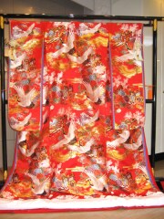 御所車に鶴（十二単衣風）