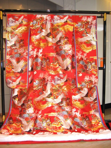 御所車に鶴（十二単衣風）