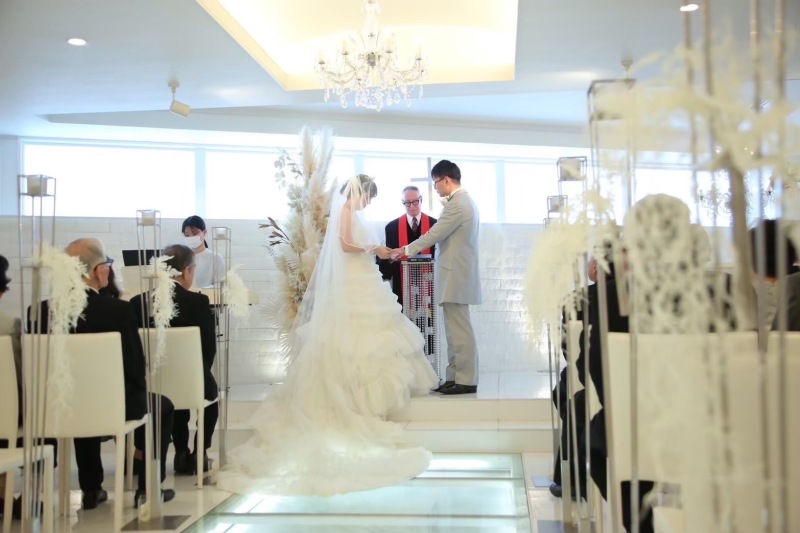 【チャペル式+フォトプラン+会食】チャペル+館内撮影フォト◆6名様分のお食事付◆洋装1着・ヘアメイク・着付け・全データ・会食込み