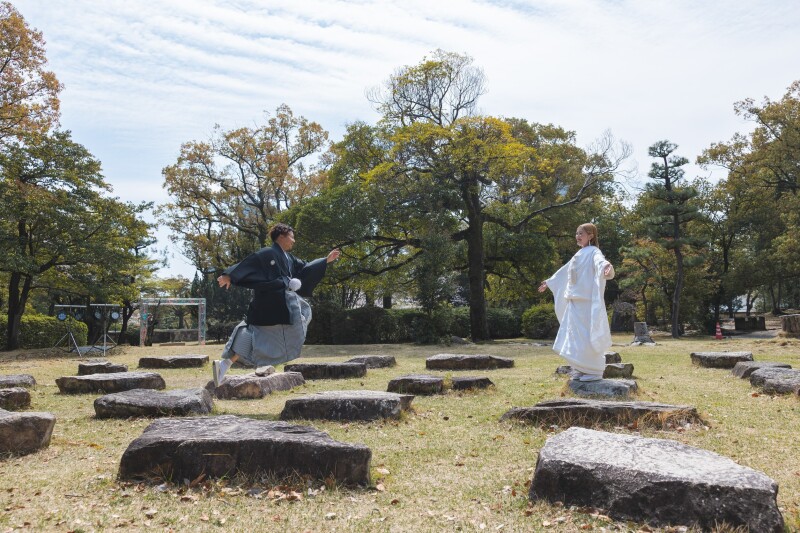 「来て~」のお言葉に反応!新郎飛んでいます(笑)