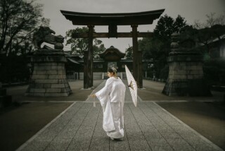 神社・寺院でロケーション撮影ができるスタジオです