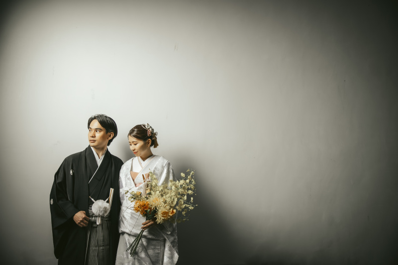 和装姿もモダンでおしゃれな雰囲気に仕上がります。