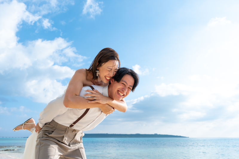 太陽の下、弾ける笑顔