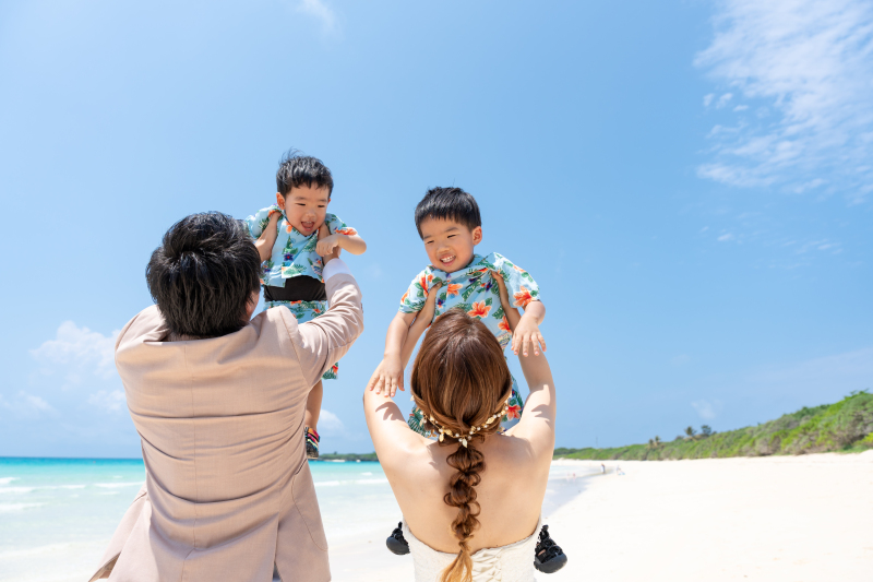 お子様衣裳も宮古島らしく