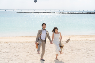 一瞬一瞬逃さずに撮影します！おふたりが沖縄の大自然を楽しむ瞬間、笑顔がはじける瞬間、一緒に楽しみましょう。