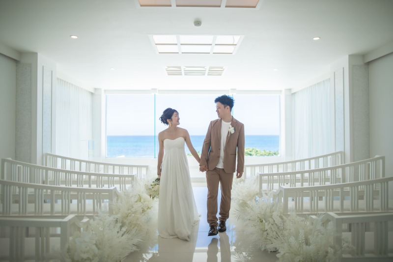 【宮古島・石垣島限定】12~2月限定の限定価格!\こだわりの衣裳2着付/100カット11万円で叶えるビーチ&チャペル撮影プラン♪