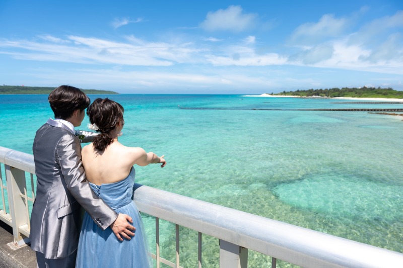 【沖縄本島】\10~12月も間に合う/ビーチ&グリーンフォト衣装2着付100カットPlanを99,000円で♪プロヘアメイク付!