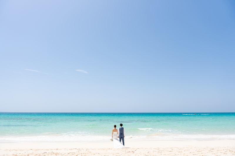 【宮古島】\10~12月もまだ間に合う★/憧れのビーチフォト50カットを5.5万円で叶えられる♪衣装選び放題&プロヘアメイク付!