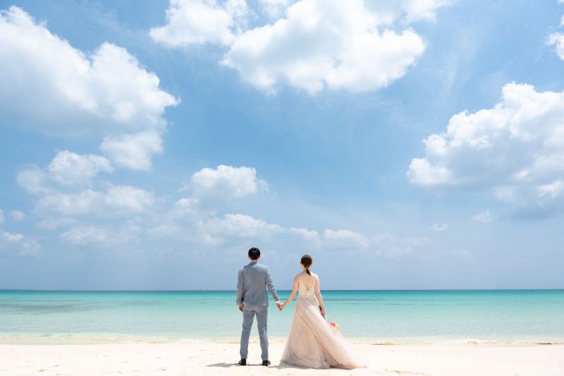 【宮古島】\10~12月も間に合う/ビーチ&グリーンフォト衣装2着付き100カットPlanを99,000円で♪プロヘアメイク付!