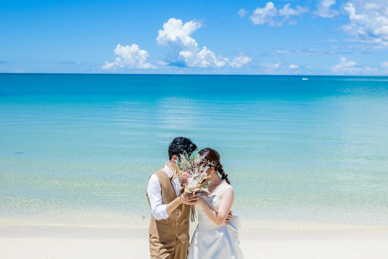 【沖縄本島】\5月~7月も間に合う!/憧れのビーチフォト100カット69,000円Plan♪衣装選び放題&プロヘアメイク付!