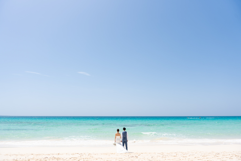 【宮古島】\10~12月撮影で南国リゾートを満喫♪/ビーチ&グリーンフォト100カット♪ドレス&ヘアメイク全て込88,000円!