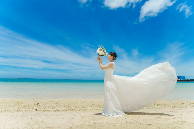 【沖縄本島_この夏だけの限定フォトプラン】/9月末までの撮影!ビーチ&グリーンフォト50カット♪衣裳選び放題&ヘアメイク全て込!