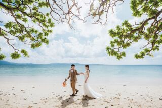 【石垣島】＼10月～12月もまだ間に合う／憧れのビーチフォト50カットを5.5万円で叶えられる♪衣装選び放題＆プロヘアメイク付！