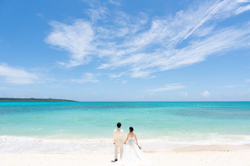 【宮古島・石垣島限定】12~2月限定の限定価格!\こだわりの衣裳2着付/100カット11万円で叶えるビーチ&チャペル撮影プラン♪