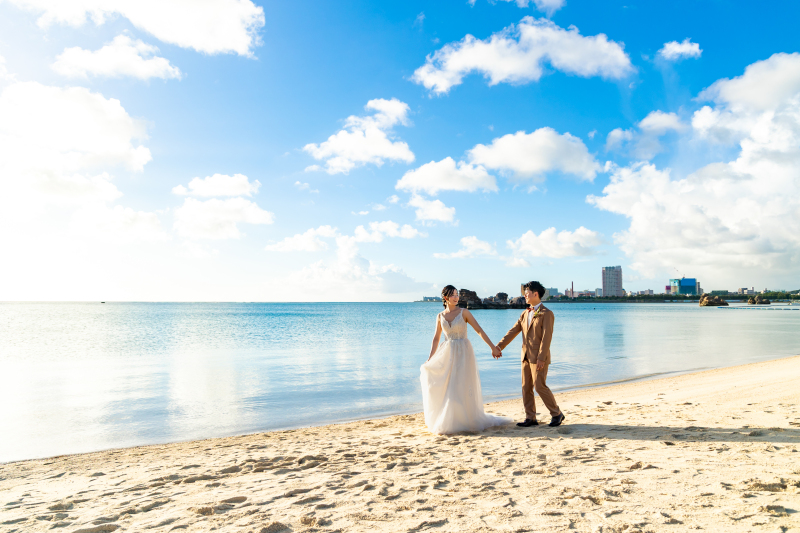 【沖縄本島限定】10月~12月に叶える\ビーチ&アメリカンビレッジ撮影プラン/ドレス選び放題&プロのヘアメイク付安心価格プラン♪