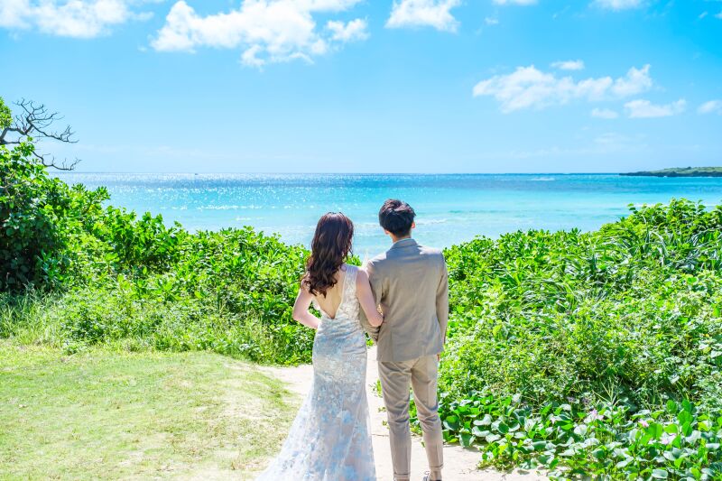 【石垣島】\10~12月も間に合う/ビーチ&グリーンフォト衣装2着付き100カットPlanを99,000円で♪プロヘアメイク付!