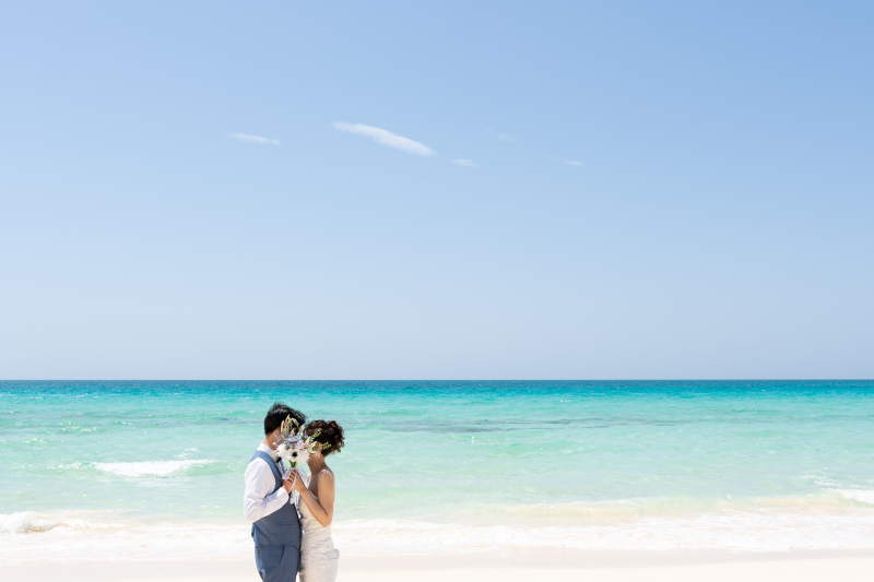 【宮古島】\10~12月もまだ間に合う★/憧れのビーチフォト50カットを5.5万円で叶えられる♪衣装選び放題&プロヘアメイク付!