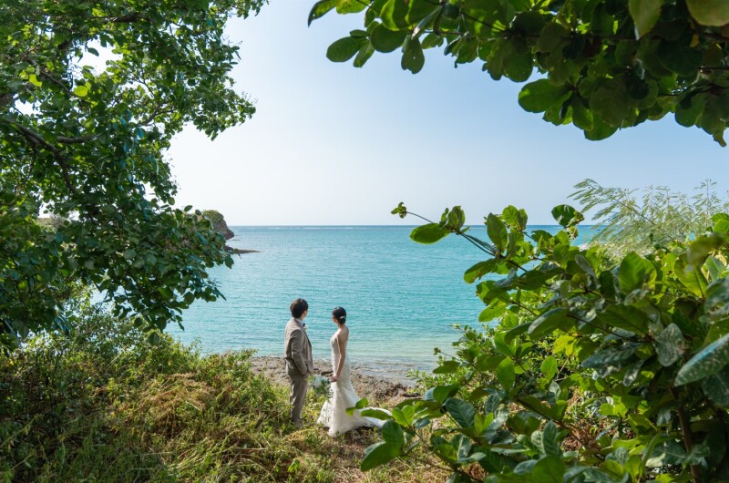 【沖縄本島_この夏だけの限定フォトプラン】/9月末までの撮影!ビーチ&グリーンフォト50カット♪衣裳選び放題&ヘアメイク全て込!