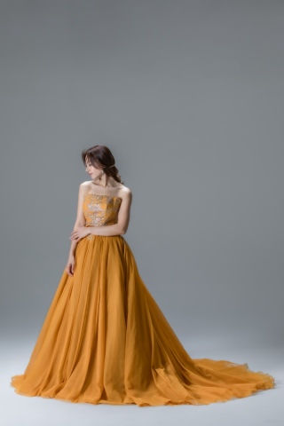 マスタードイエロー