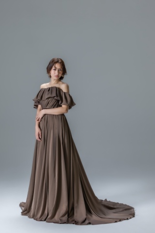 ブラウンドレス