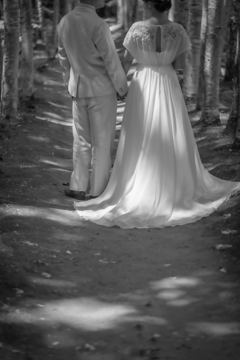 ドレスのシルエットも美しく