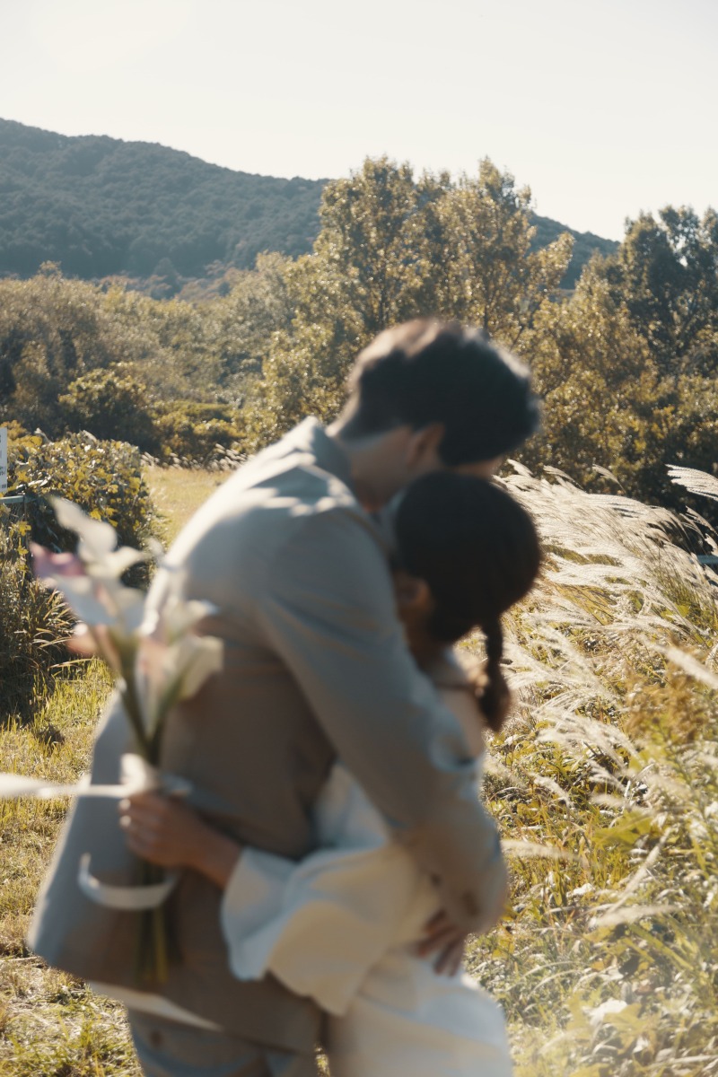 【秋撮影限定】ススキの高原で秋しかできないフォトウェディング/200カット(持ち込み自由、全プラン組み合わせ対応可能)