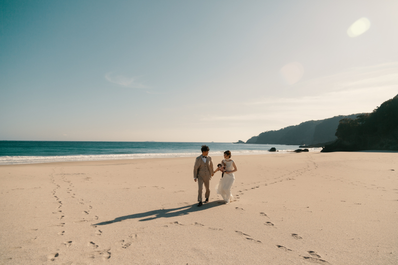 【写真も動画もドレス・タキシード付き】伊豆半島ムービー&フォトプラン♢ドレス・ヘアメイクアテンド・ブーケ付き/データ200カット