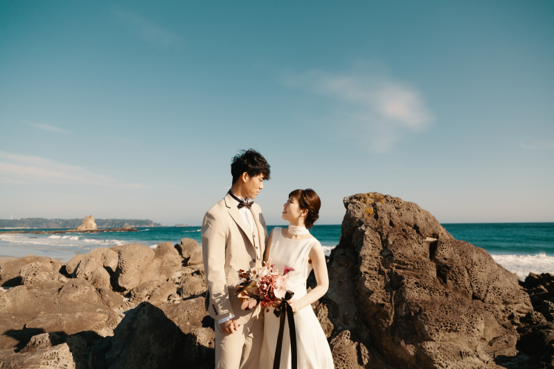 【写真も動画もドレス・タキシード付き】伊豆半島ムービー&フォトプラン♢ドレス・ヘアメイクアテンド・ブーケ付き/データ200カット