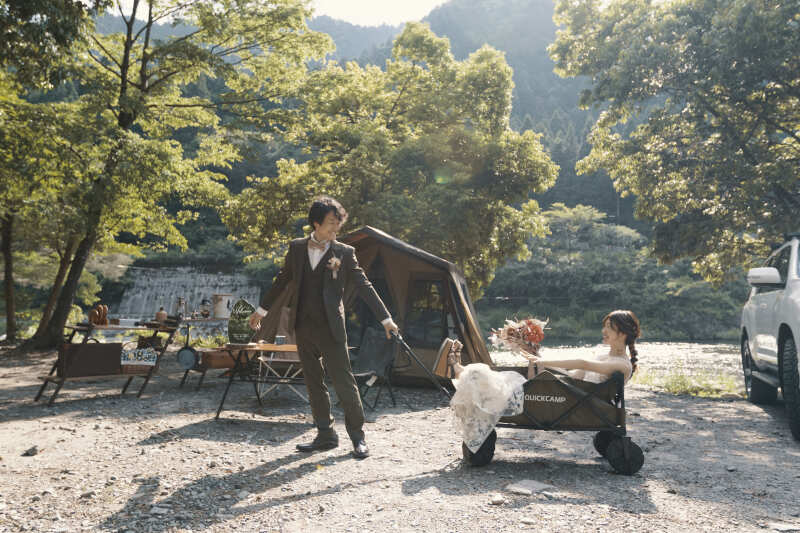 【キャンプフォト】キャンプ場でフォトプラン♢ドレス・ヘアメイクアテンド・ブーケ付き/データ200カット