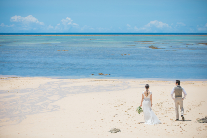 小さな結婚式 沖縄那覇店_海で撮影できる