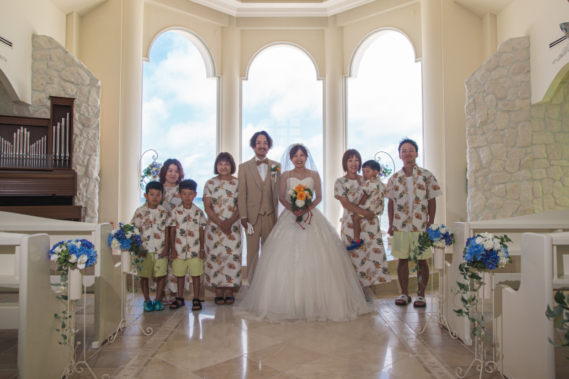 小さな結婚式 沖縄那覇店_家族・友人を撮影に呼べる