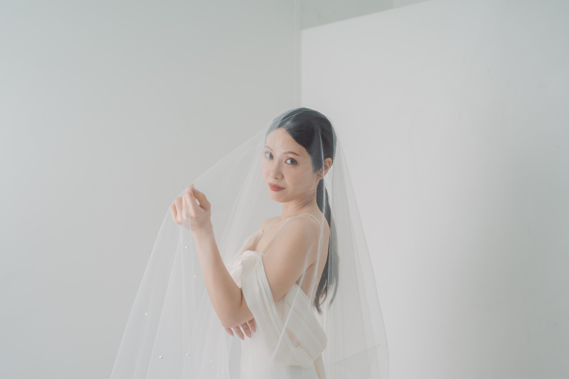 【ひとりでも撮れるスタジオソロフォトウェディング★】洋装1点ライトプラン(1カット)|衣裳・美容着付け込