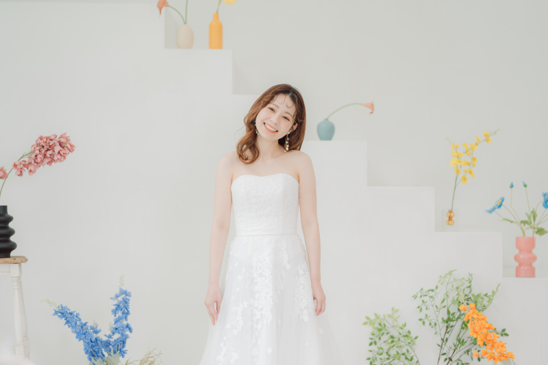 【ひとりでも撮れるスタジオソロフォトウェディング★】洋装1点ライトプラン(1カット)|衣裳・美容着付け込