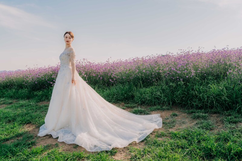 【新作韓国ドレスプラン】オープニングムービー・ウェルカムボード、写真データ100カット、新作韓国ドレスが選び放題!平日限定プラン