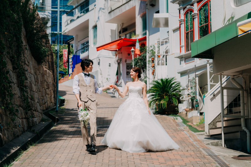 【異人館街と北野坂で巡る前撮りプラン】洋館の重厚感と街角の可愛らしさ、ふたつのロケーションでおしゃれなフォトが叶います。