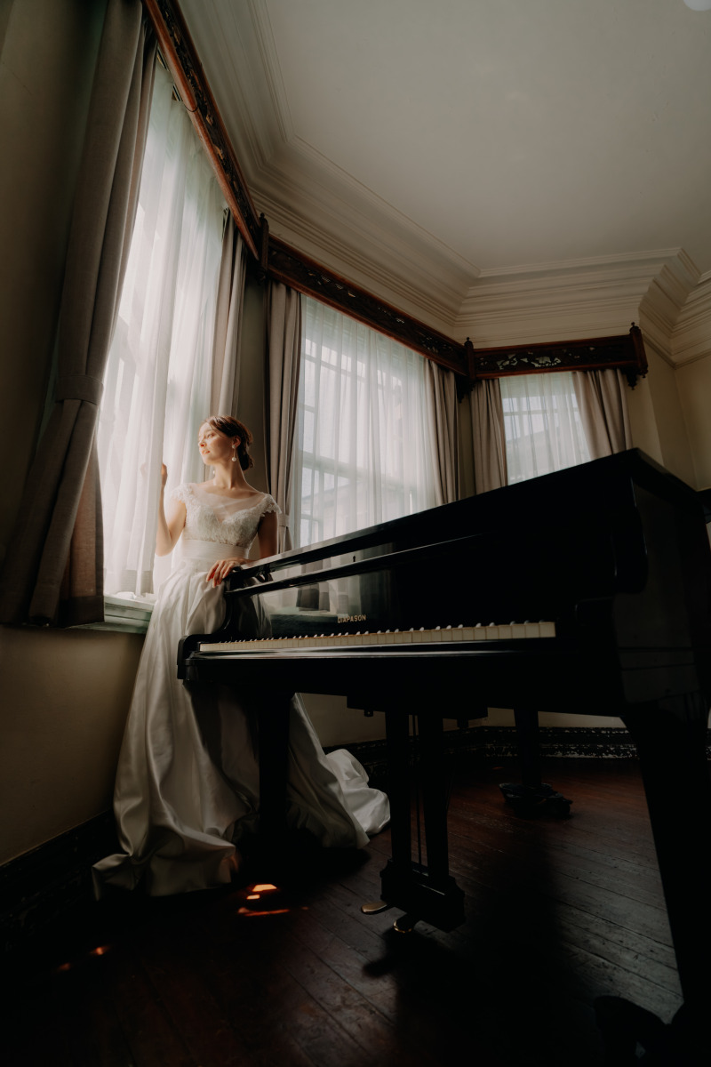 【昼間の旧居留地クラシカル前撮りプラン】神戸旧居留地の歴史ある街並みで叶える、上品でクラシカルな前撮りプラン。