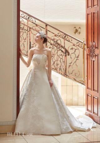 ウェディングドレス