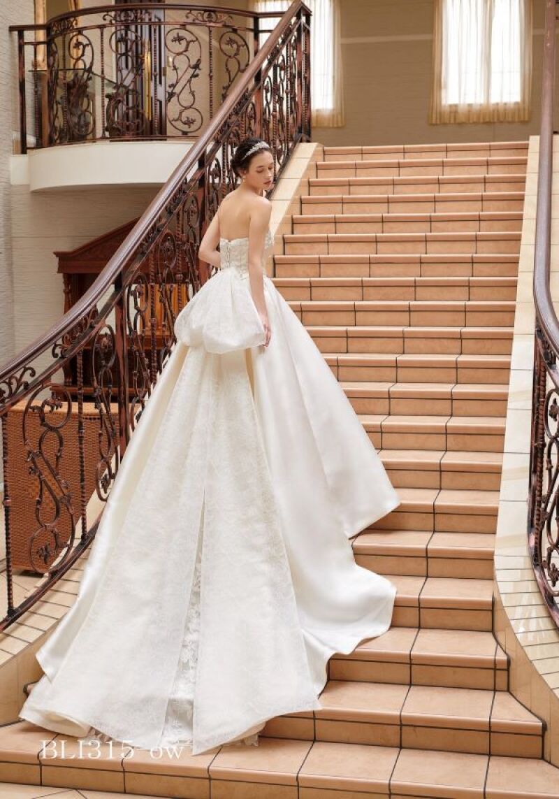 ウェディングドレス