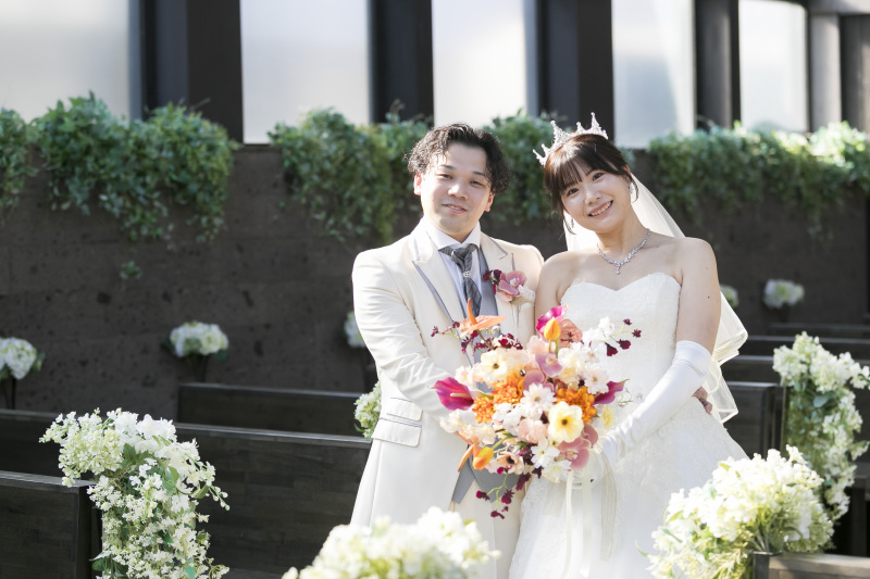 自然光が差し込むチャペルで