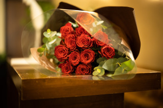 赤薔薇12本の花束