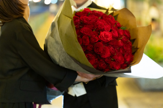 赤薔薇108本の花束